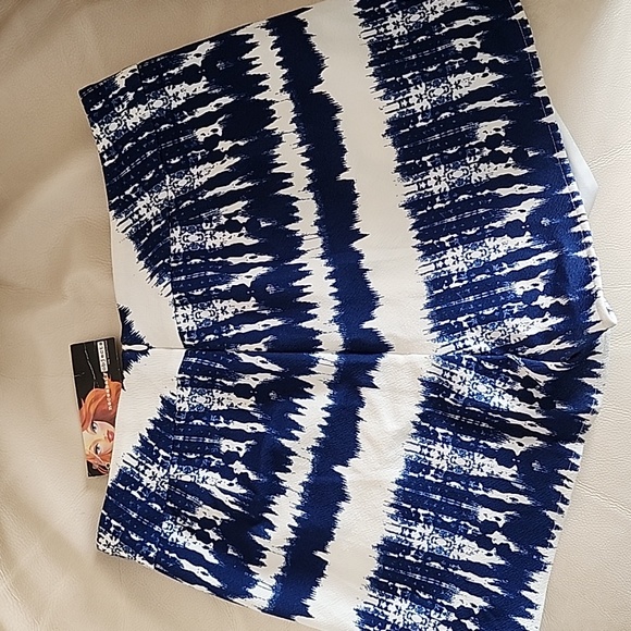 Navy blue and white skirt size m nwt - Picture 3 of 3